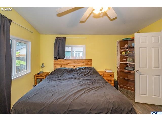 937 Walker Road Lebanon, OR 97355 - Photo 17 of 32 Gallery Image 17