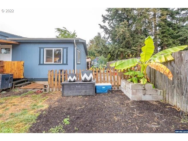 937 Walker Road Lebanon, OR 97355 - Photo 22 of 32 Gallery Image 22