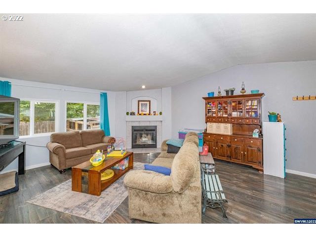 937 Walker Road Lebanon, OR 97355 - Photo 3 of 32 Gallery Image 3