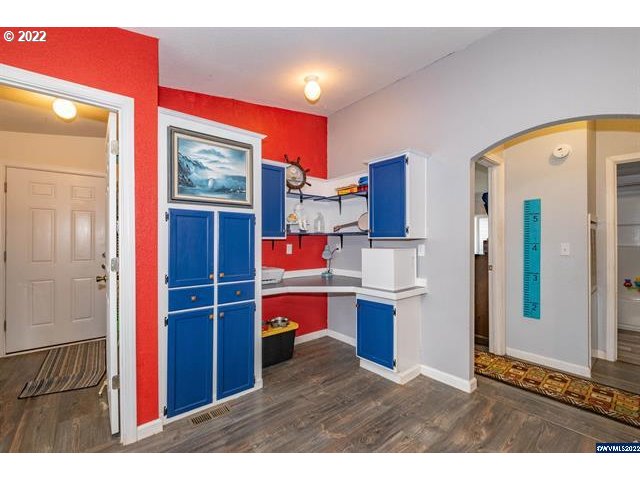 937 Walker Road Lebanon, OR 97355 - Photo 7 of 32 Gallery Image 7
