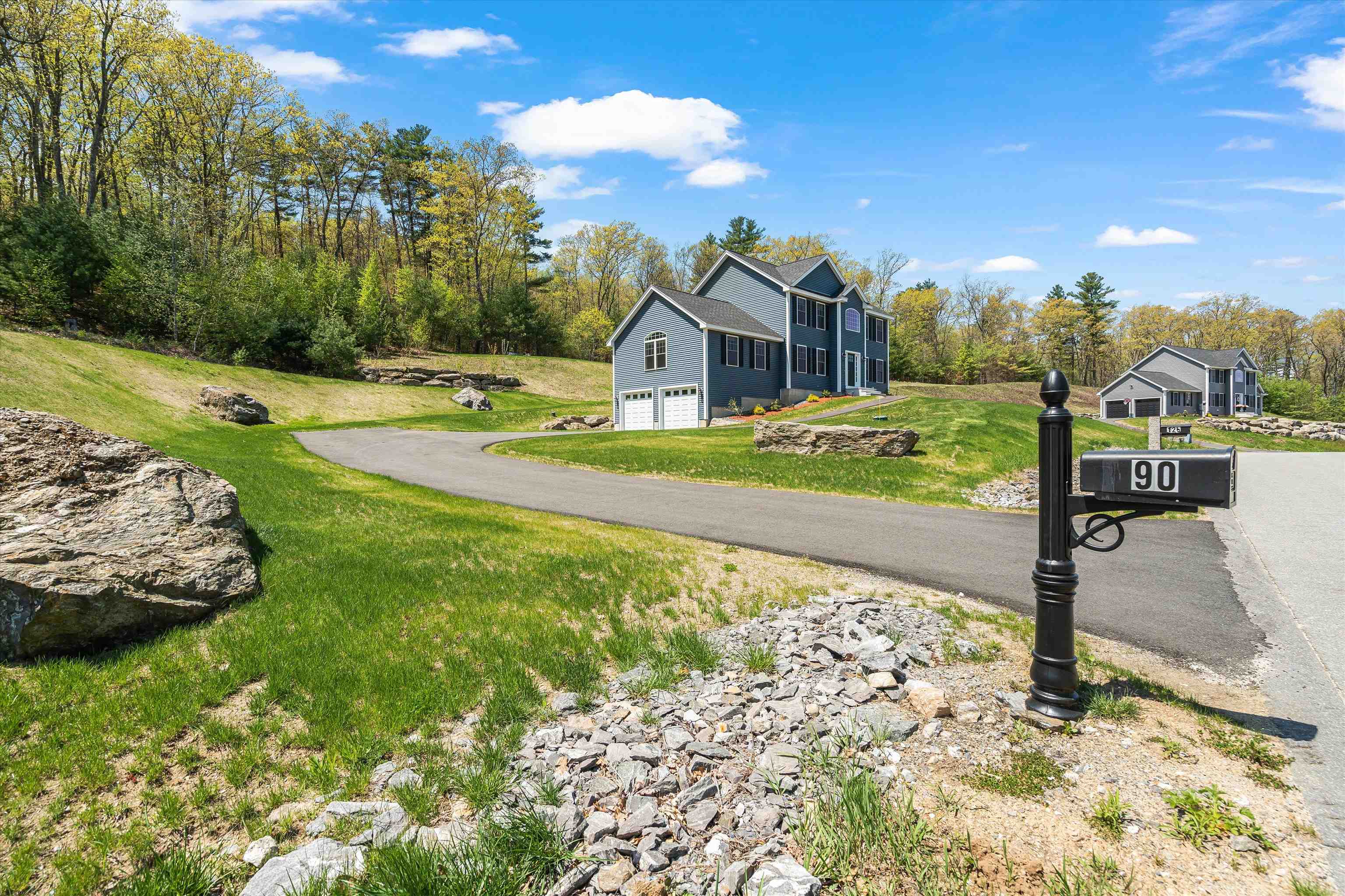 90 Lawrence Corner Road Pelham, NH 03076 - Photo 4 of 31