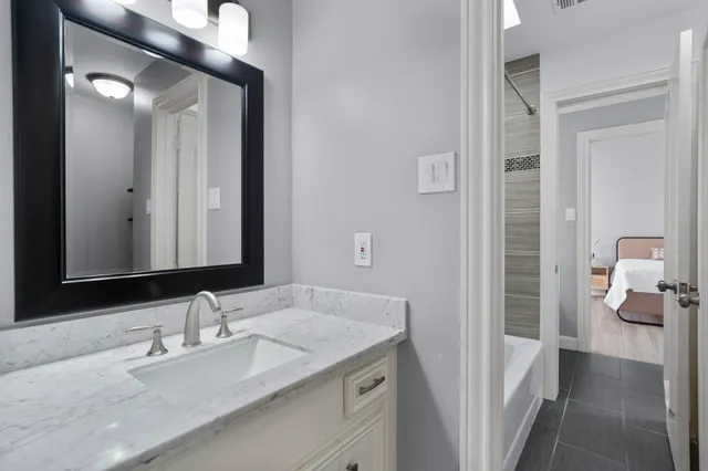 $625,000 | 22 Charleston North, Sugar Land, TX 77478