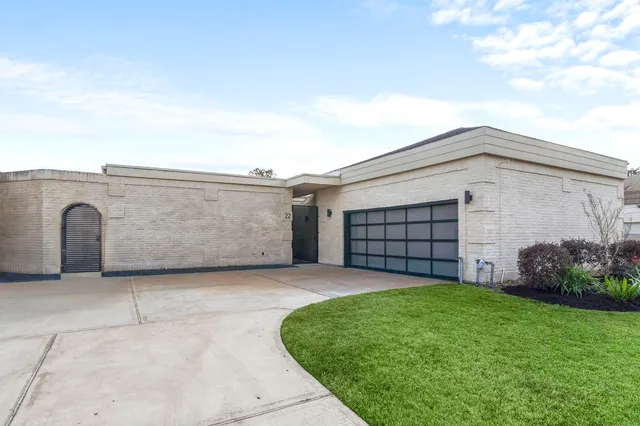 $625,000 | 22 Charleston North, Sugar Land, TX 77478