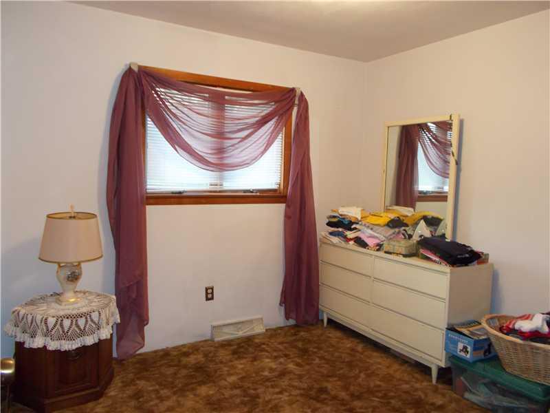 1801 Rte 422 Fenelton, PA 16034 - Photo 11 of 20 Bedroom. Second bedroom