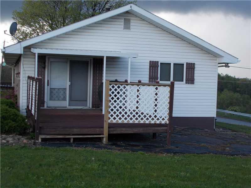 1801 Rte 422 Fenelton, PA 16034 - Photo 17 of 20 Patio/Deck.