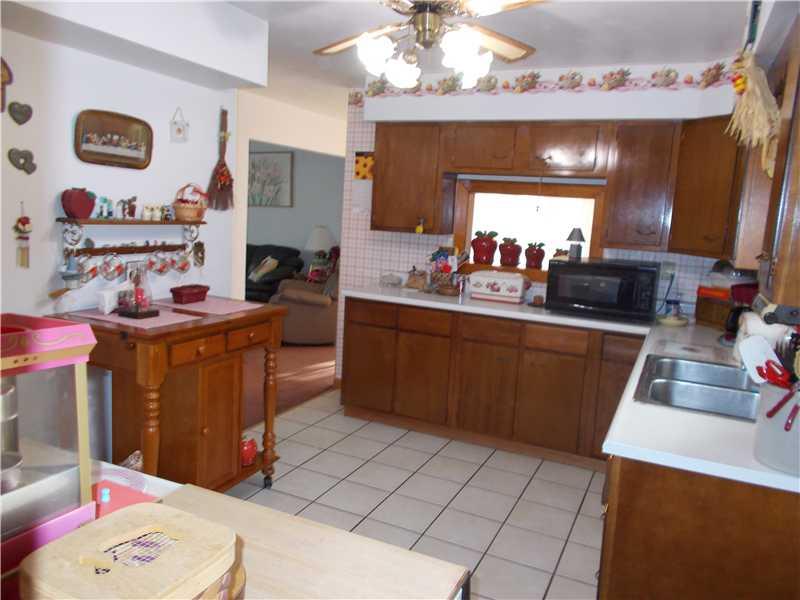 1801 Rte 422 Fenelton, PA 16034 - Photo 3 of 20 Kitchen.