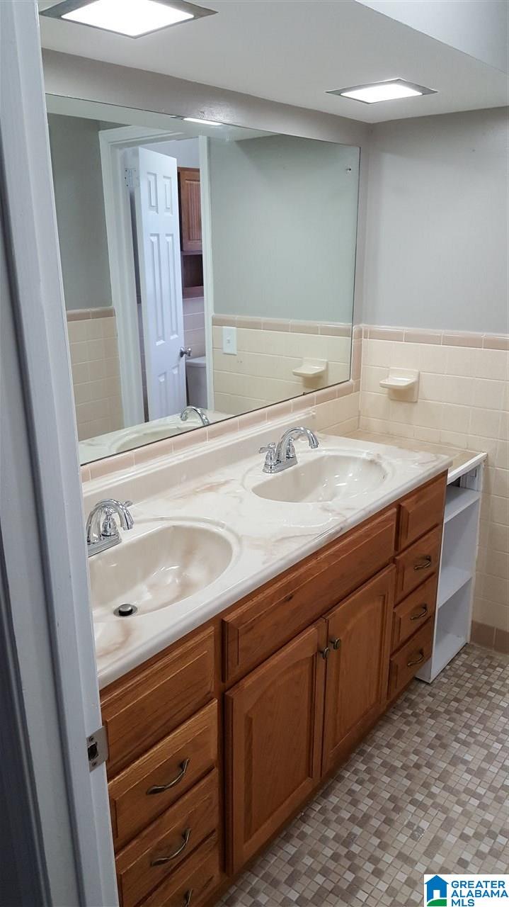 413 4th Terrace Pleasant Grove, AL 35127 - Photo 5 of 11