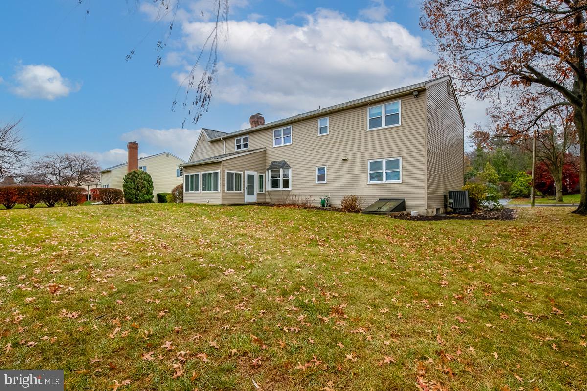 66 Downing Drive Reading, PA 19610 - Photo 4 of 32