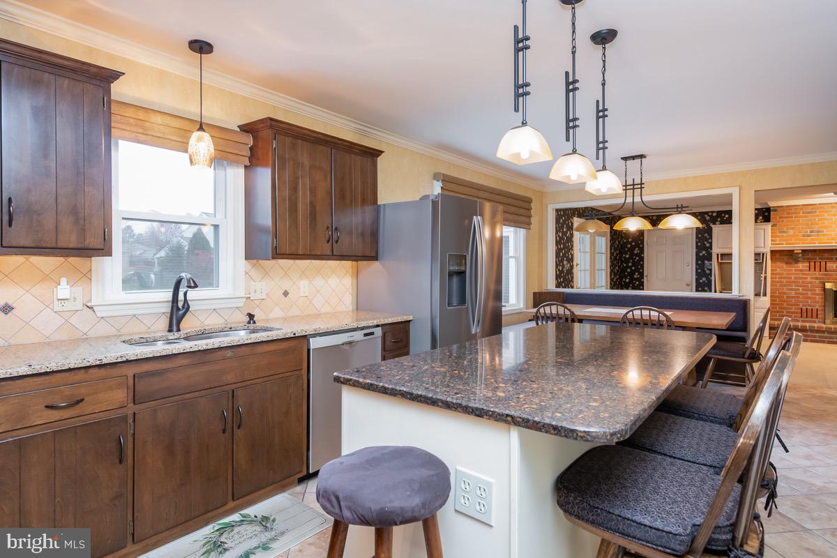 66 Downing Drive Reading, PA 19610 - Photo 5 of 32