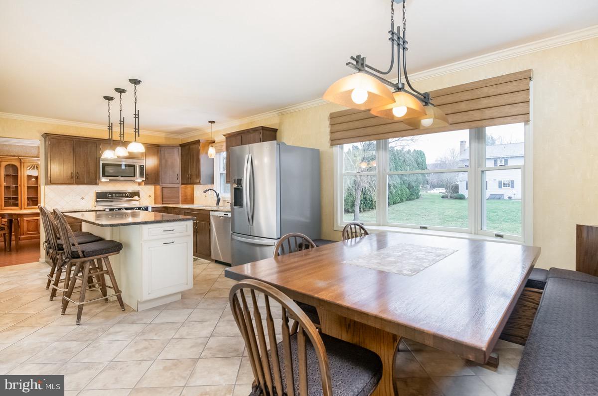 66 Downing Drive Reading, PA 19610 - Photo 6 of 32