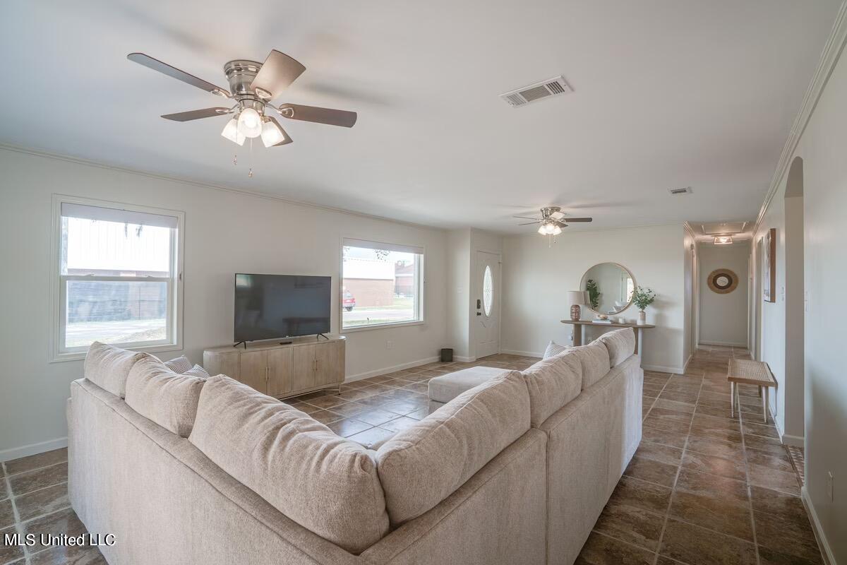 126 Bookter Street Bay St. Louis, MS 39520 - Photo 6 of 18 20240313194525410490000000-o