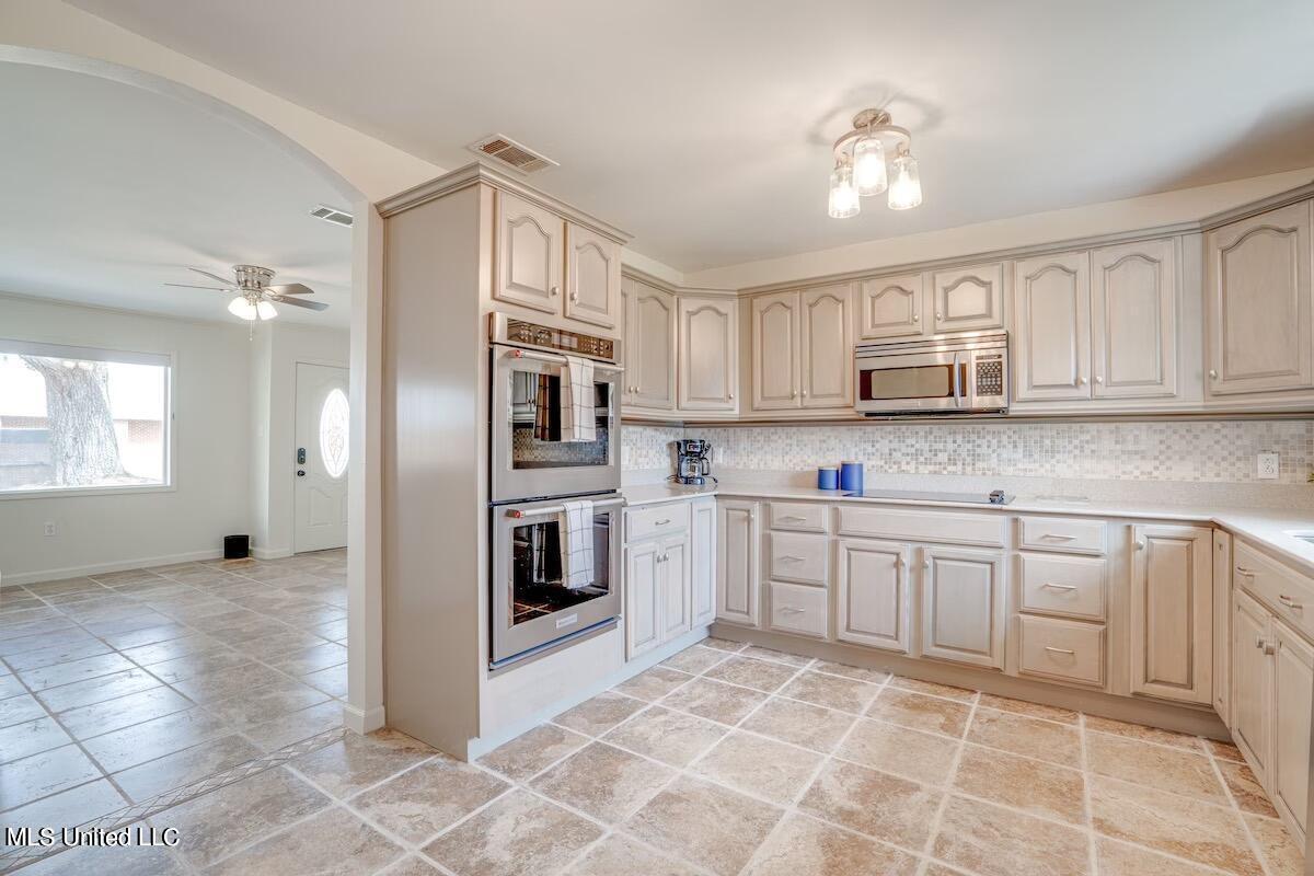 126 Bookter Street Bay St. Louis, MS 39520 - Photo 8 of 18 20240313194528112229000000-o