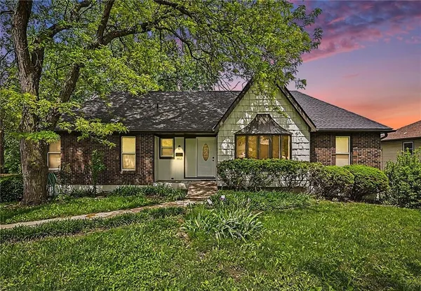 $384,500 | 4412 East 104th Street, Kansas City, MO 64137