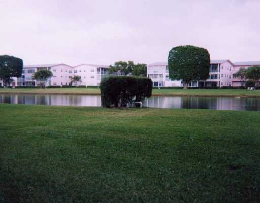 49 Brighton B, Unit B Boca Raton, FL 33434 - Photo 1 of 2 Primary Photo