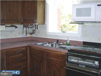 303 Russell Street Ridley Park, PA 19078 - Photo 4 of 10 Kitchen