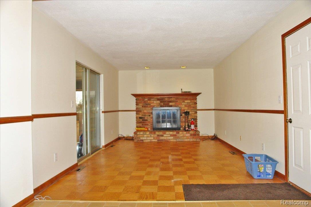 1614 Nantucket Road Plymouth, MI 48170 - Photo 9 of 21 DSC07531
