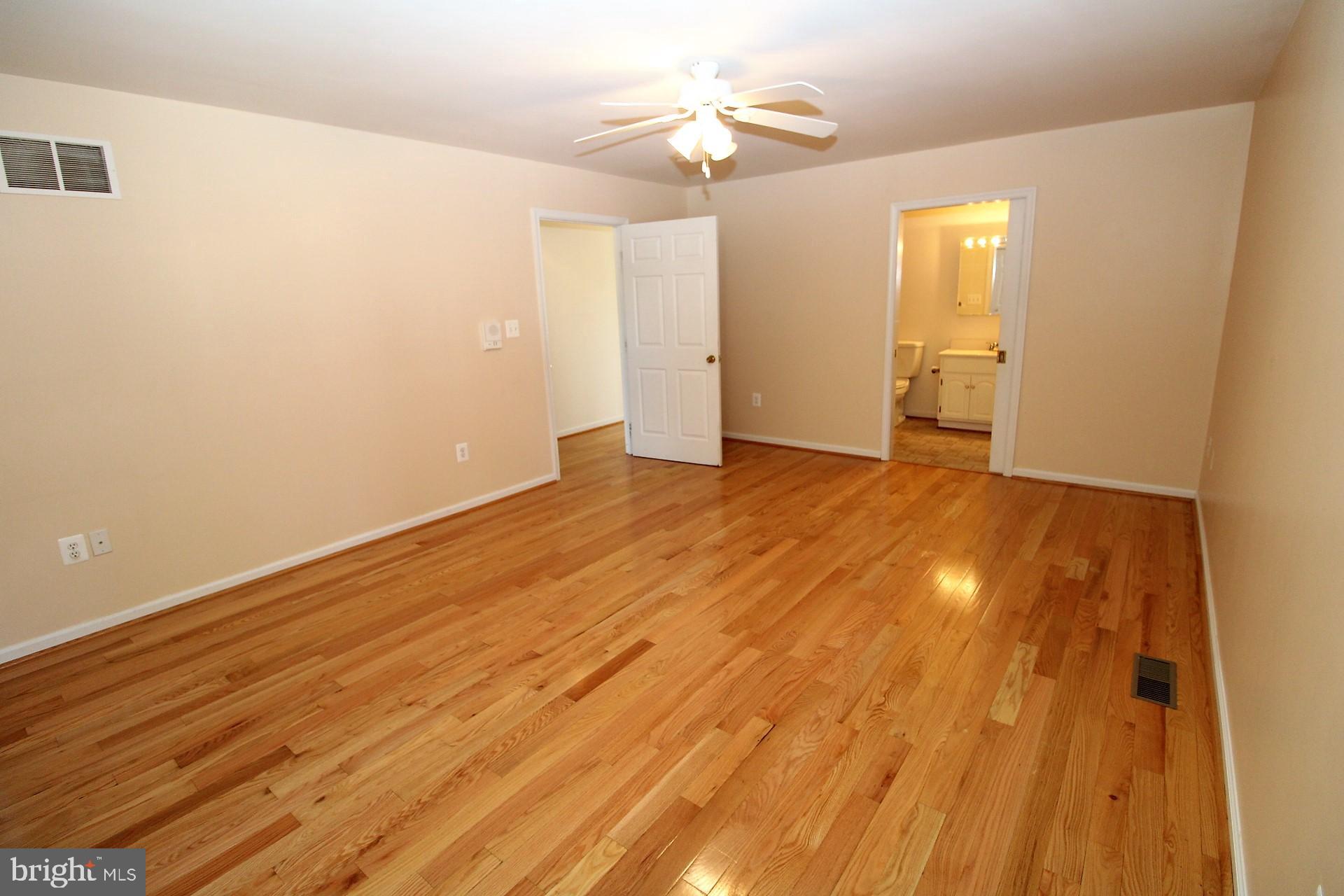 218 Holy Cross Road Baltimore, MD 21225 - Photo 9 of 34 Owner Suite