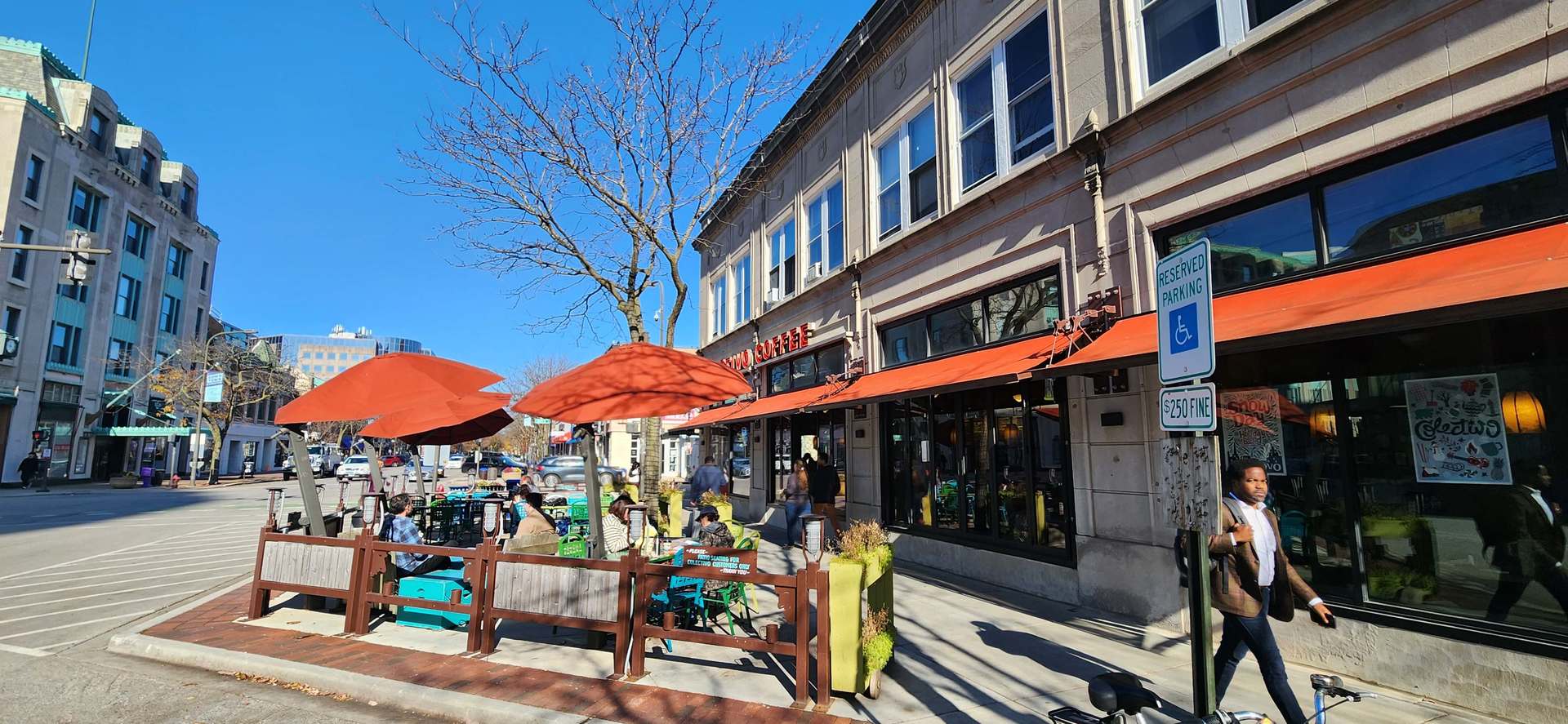 1585 Ridge Avenue, Unit 302 Evanston, IL 60201 - Photo 21 of 21 a view of street with sitting area