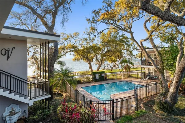 $299,500 | 1101 Victoria Drive, Unit 17, Dunedin, FL 34698