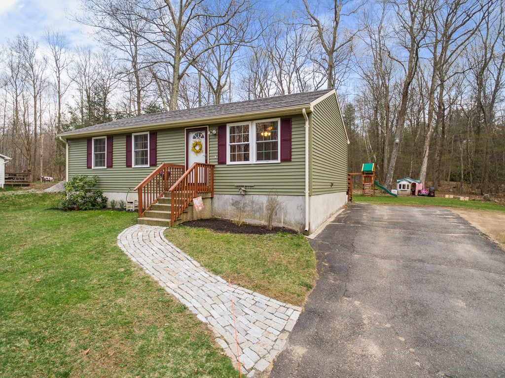 25 Lake George Road Wales, MA 01081 - Photo 2 of 24