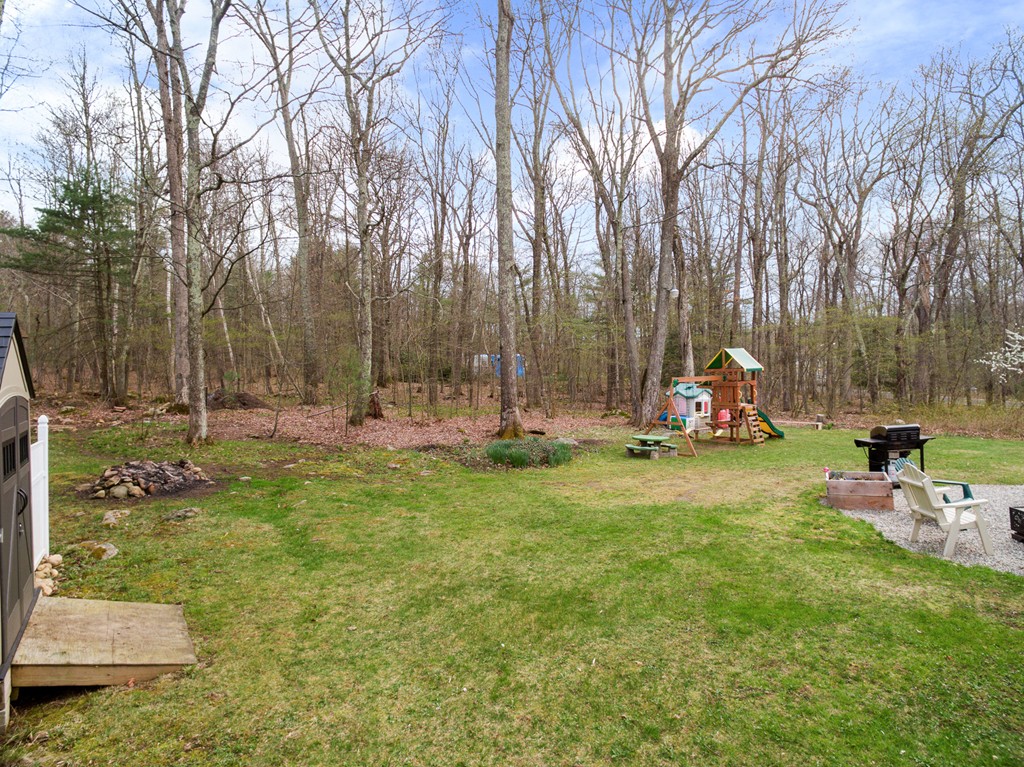 25 Lake George Road Wales, MA 01081 - Photo 23 of 24