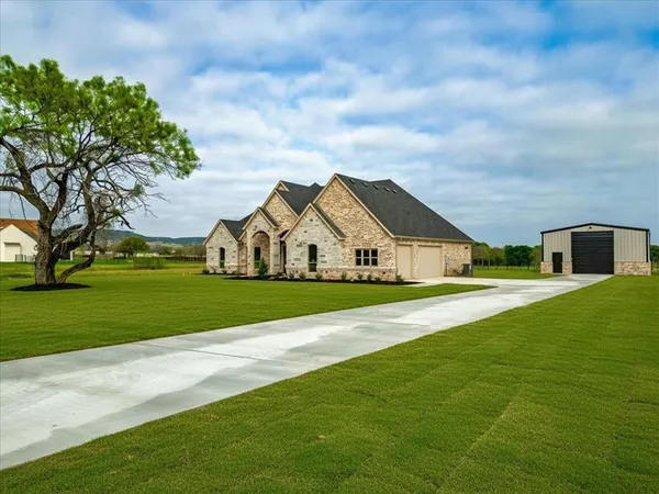 $684,000 | 3031 Haylee Drive, Granbury, TX 76048