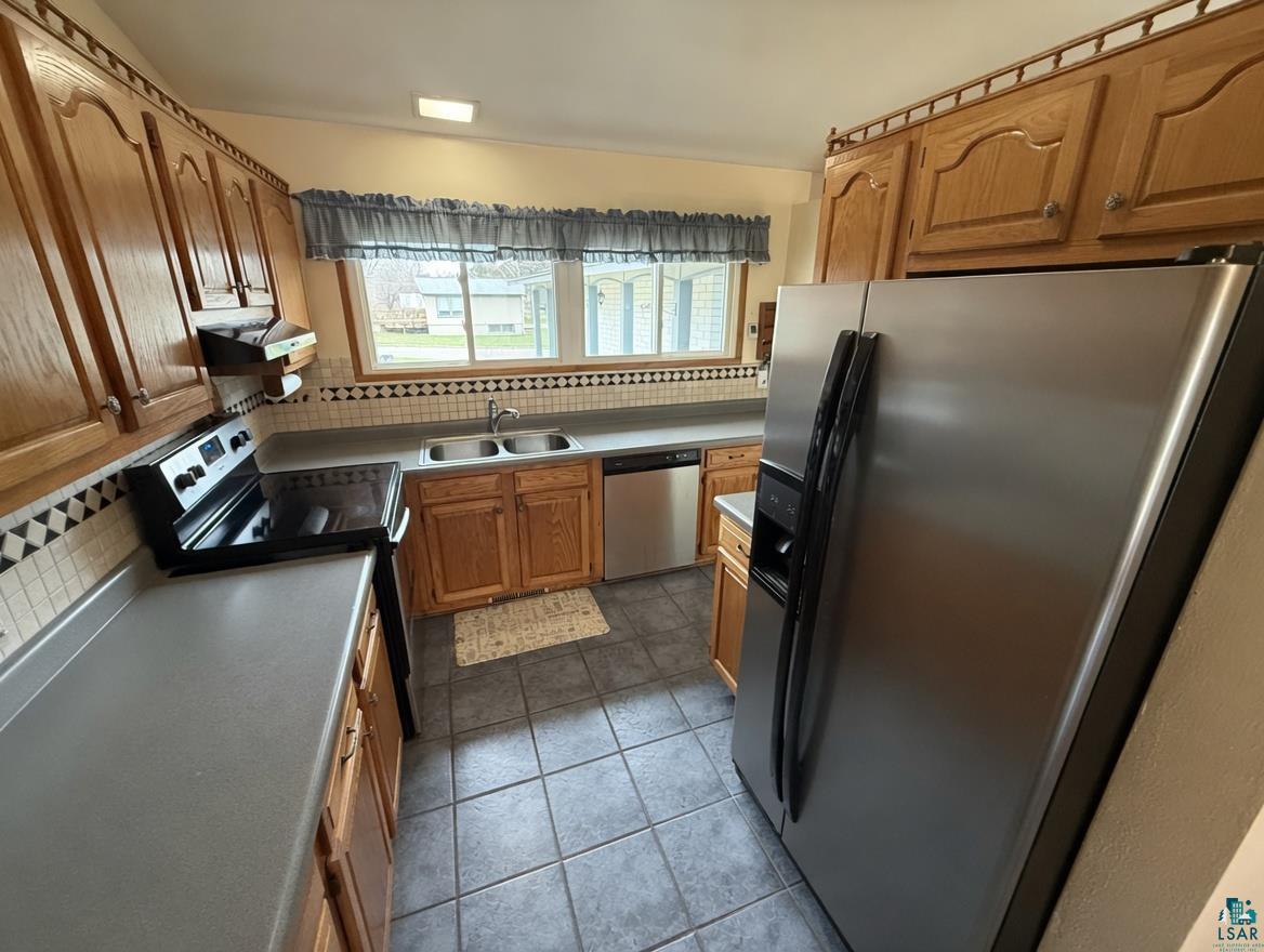 2136 Adirondack Street Duluth, MN 55811 - Photo 5 of 15