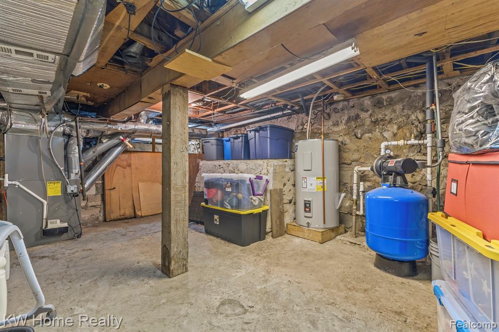 4215 Newton Road Walled Lake, MI 48390 - Photo 28 of 29 Gallery Image 28