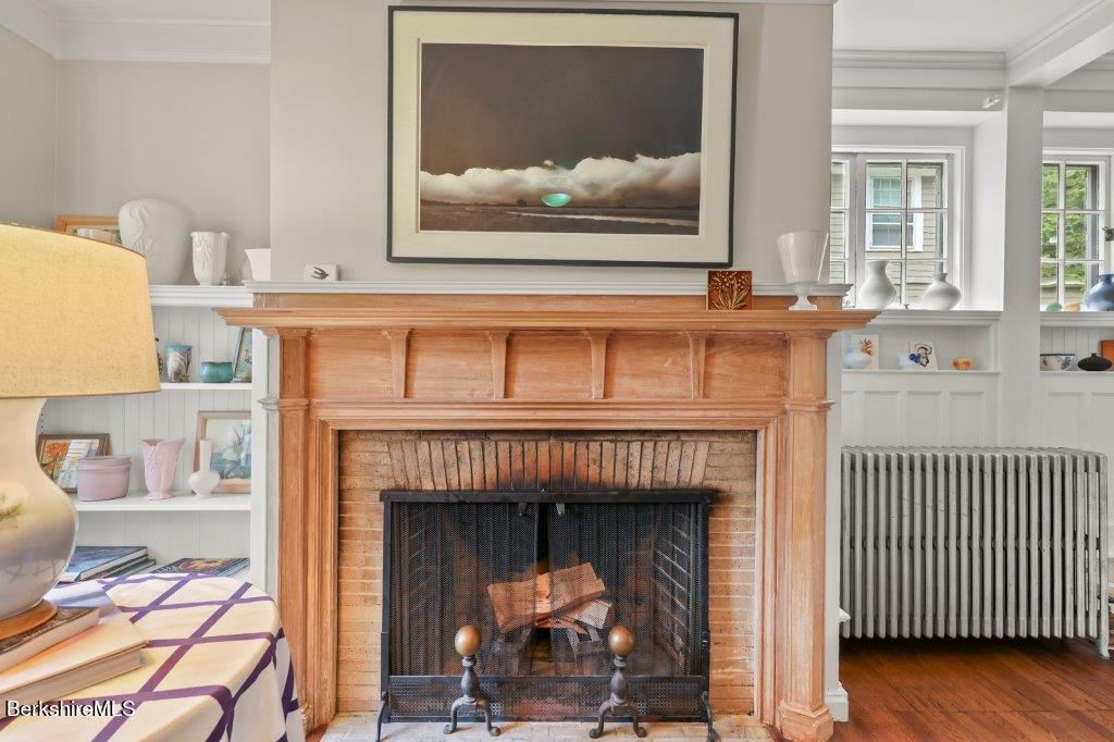 136 Pomeroy Avenue Pittsfield, MA 01201 - Photo 5 of 37 95 Living Room