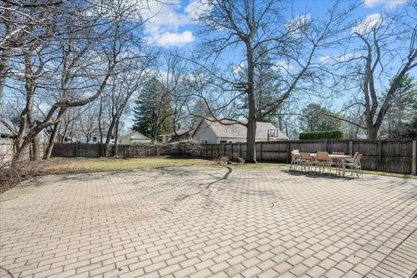 $1,350,000 | 1303 Glencoe Avenue, Highland Park, IL 60035