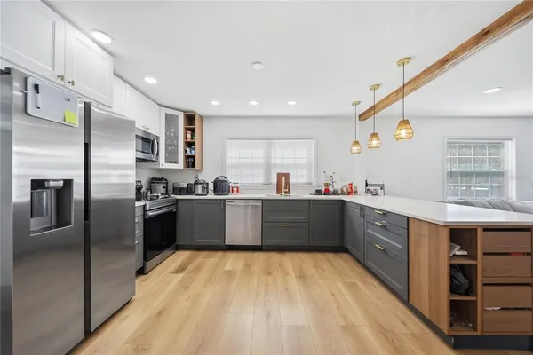 $2,300 | 9505 Takomah Trail, Tampa, FL 33617