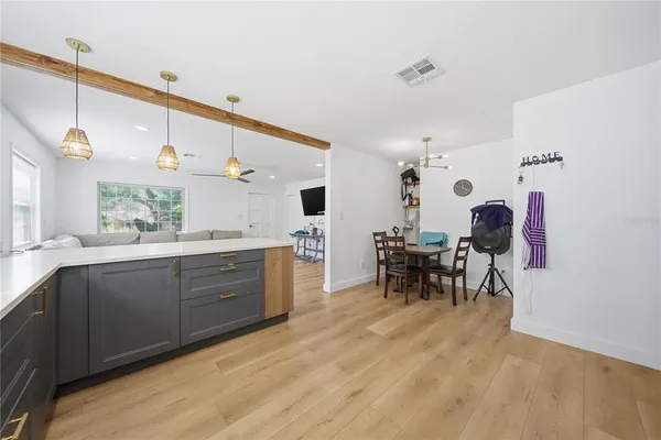 $2,300 | 9505 Takomah Trail, Tampa, FL 33617