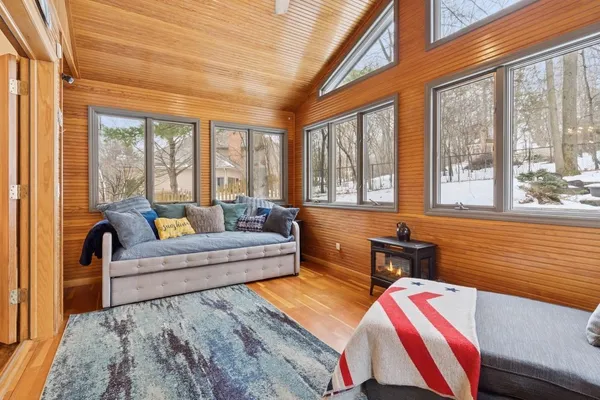 $985,000 | 26435 Noble Road, Excelsior, MN 55331