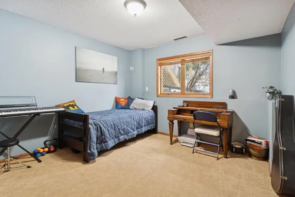 $985,000 | 26435 Noble Road, Excelsior, MN 55331