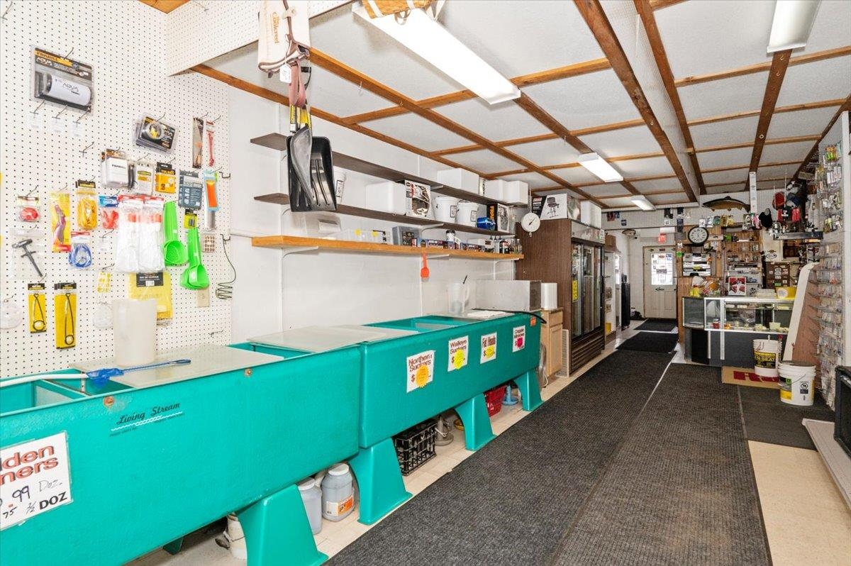 3729 East 2nd Street Superior, WI 54880 - Photo 19 of 20 Interior space with a workshop area