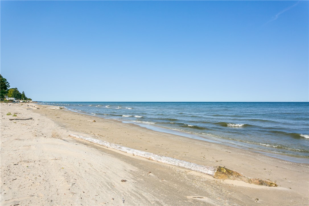 425 Beach Avenue Rochester, NY 14612 - Photo 4 of 6