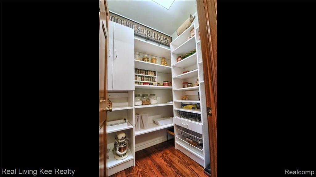 1464 Highpoint Court Rochester, MI 48306 - Photo 10 of 43
