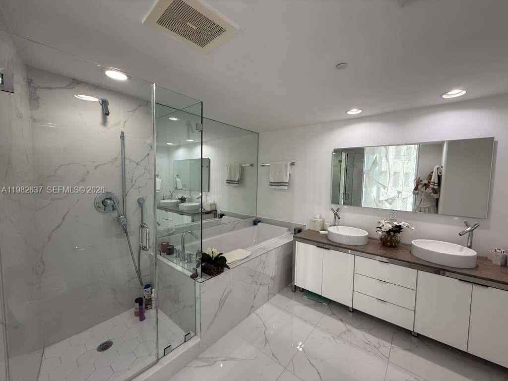 495 Brickell Avenue, Unit 511 Miami, FL 33131 - Photo 14 of 29