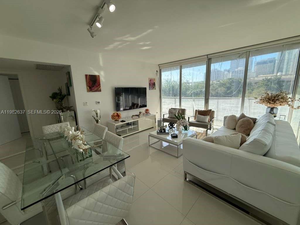495 Brickell Avenue, Unit 511 Miami, FL 33131 - Photo 4 of 29