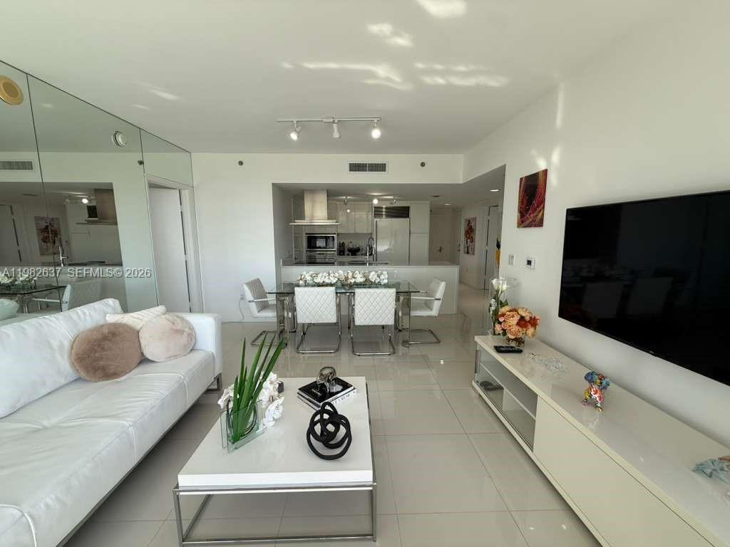 495 Brickell Avenue, Unit 511 Miami, FL 33131 - Photo 8 of 29
