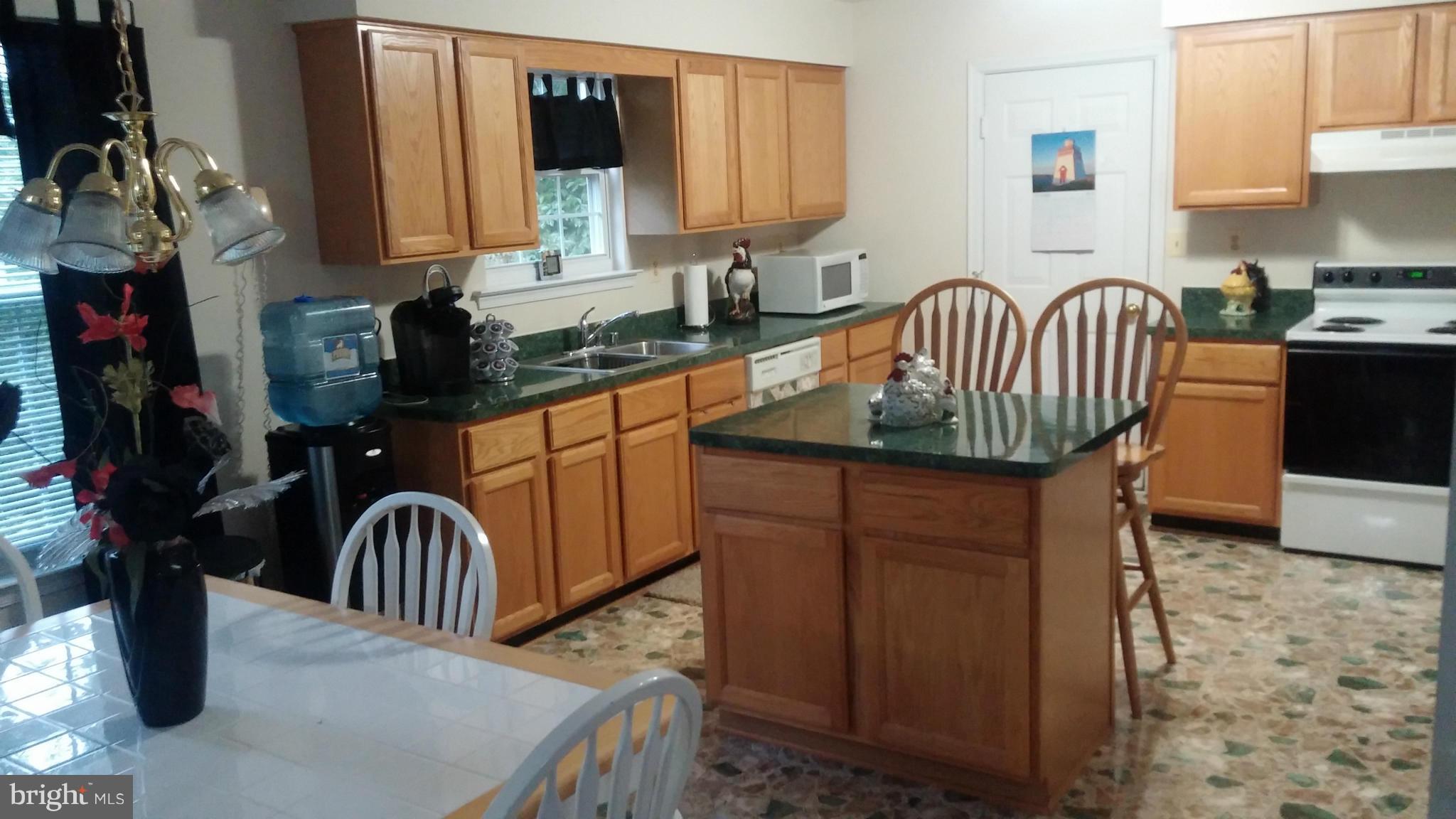 16604 Holly Way Accokeek, MD 20607 - Photo 4 of 18 Kitchen