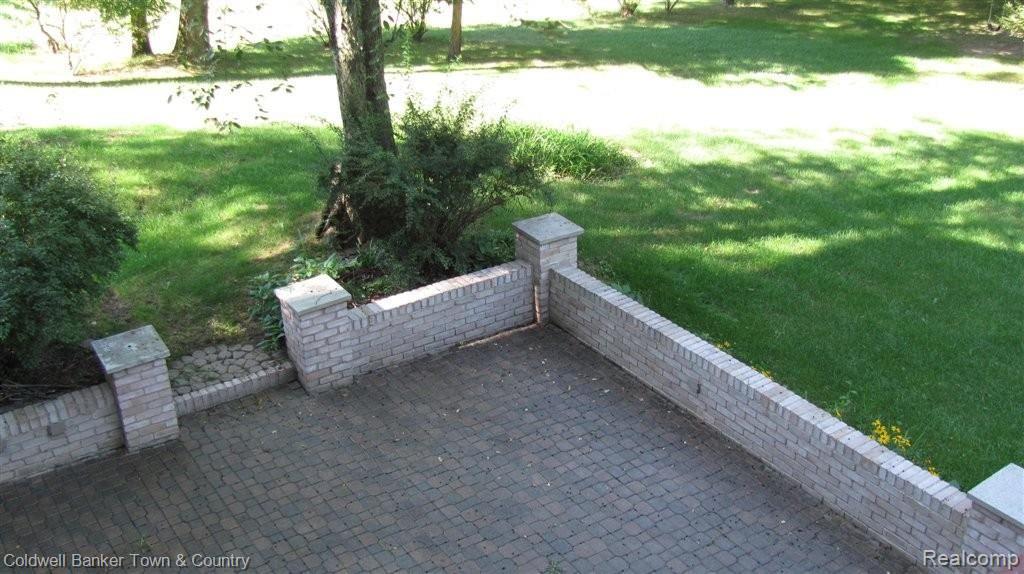 1277 Pine Ridge Road Milford, MI 48380 - Photo 10 of 23 View of lower patio.JPG