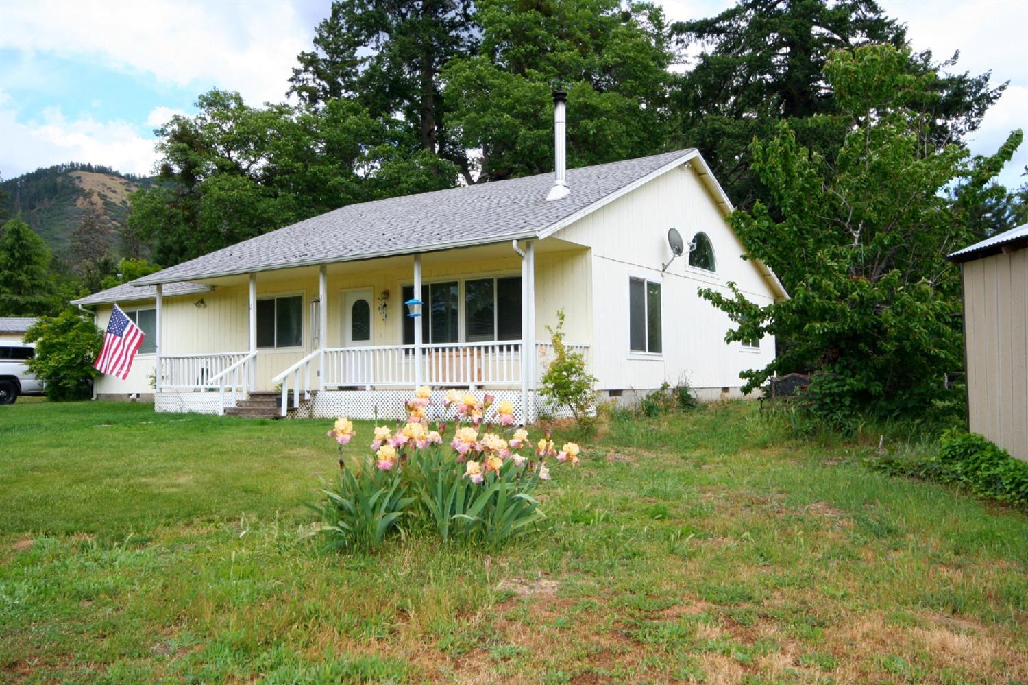 407 Hamilton Road Jacksonville, OR 97530 - Photo 2 of 28