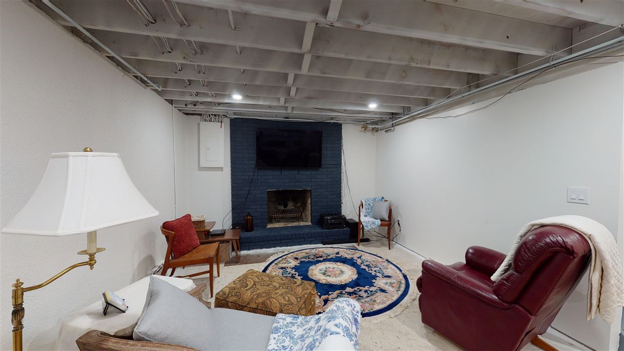 5103 Spears Road Pinckney, MI 48169 - Photo 24 of 53 Family room area