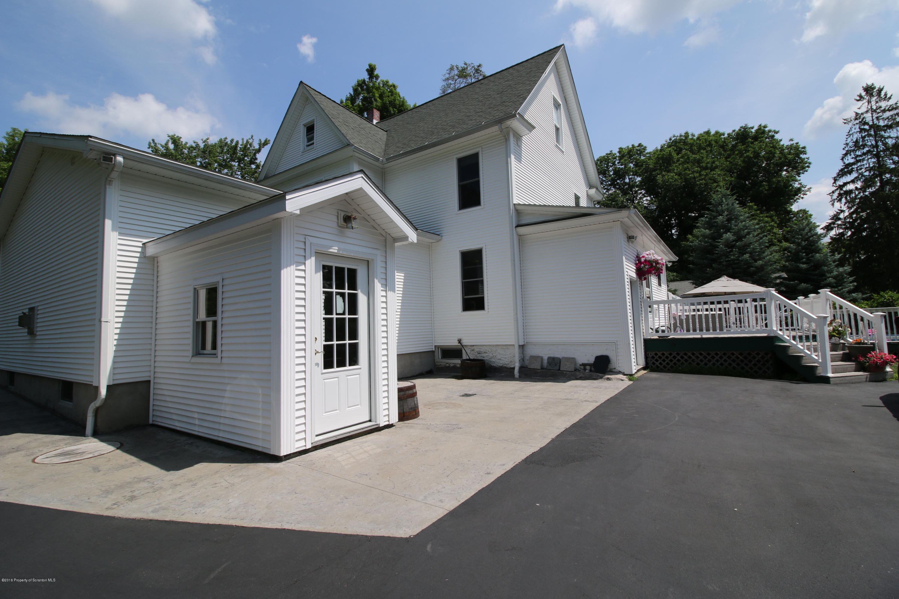 725 Winola Road Clarks Summit, PA 18411 - Photo 6 of 47 Gallery Image 6