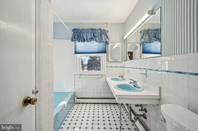 $575,000 | 3713 Meyer Lane, Hatboro, PA 19040