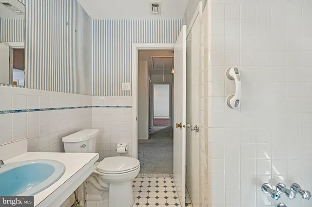 $575,000 | 3713 Meyer Lane, Hatboro, PA 19040