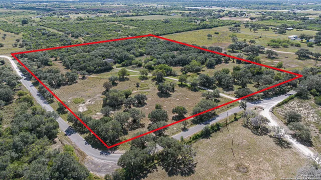 $325,000 | 2818 Wofford Lane, Beeville, TX 78102