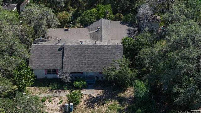 a view of an outdoor space