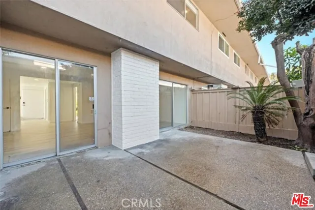 a view of a parking space